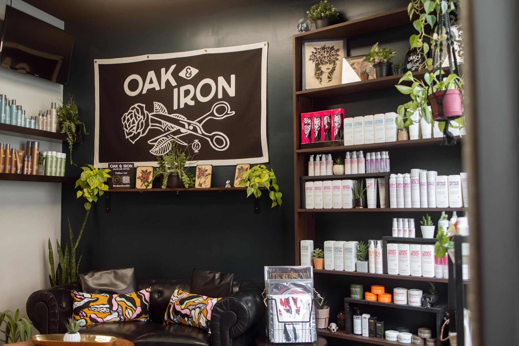 Oak-and-Iron-lobby-JZIM8513-web